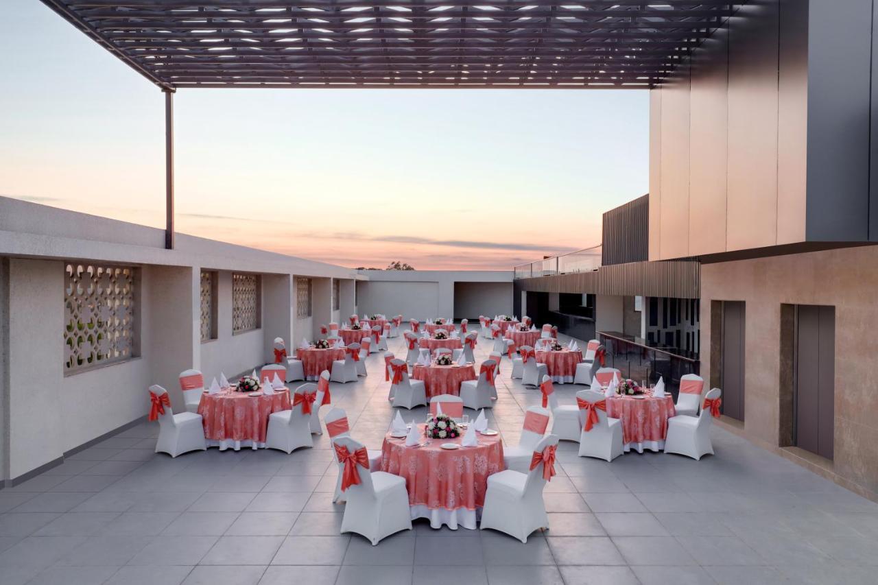 Lemon Tree Hotel Agra Shikohabad Εξωτερικό φωτογραφία
